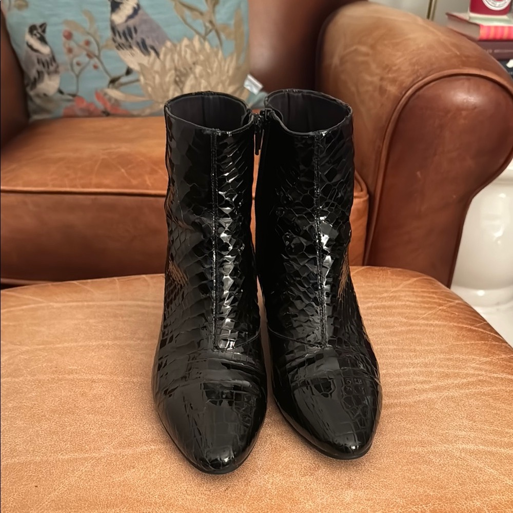 Vagabond Black Patent Leather Ankle Boots (Size 9)